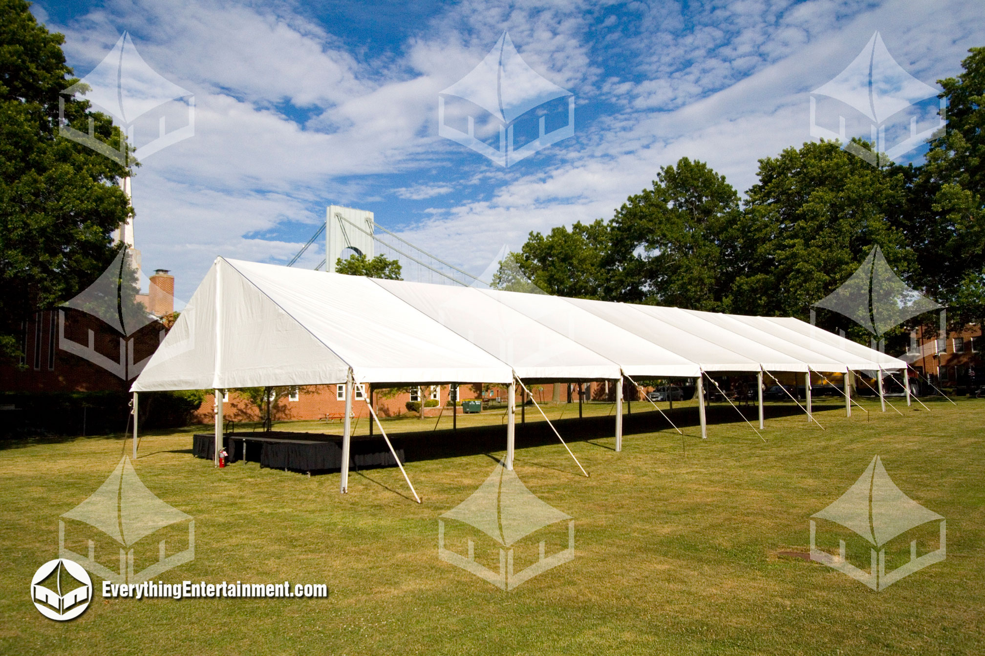 40x150-tent-open-field