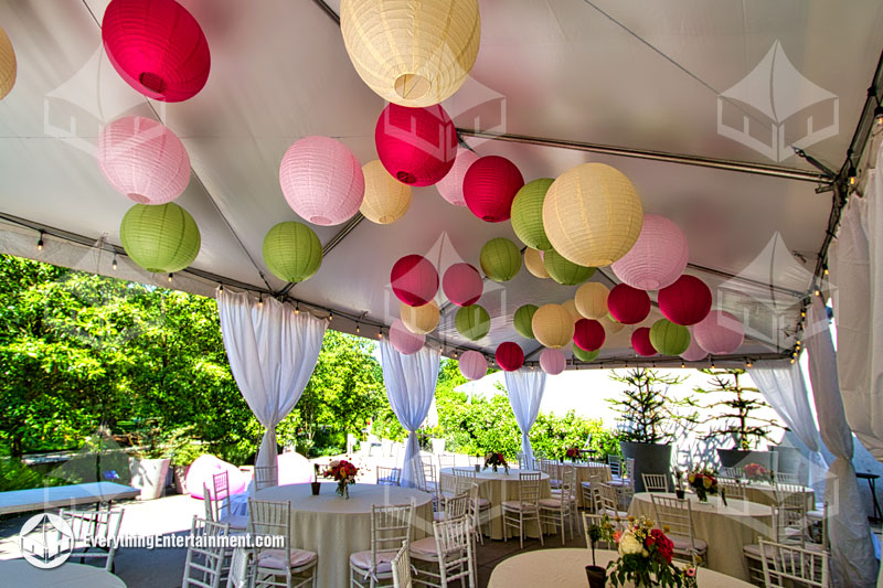 20x40-tent-with-paper-lanterns-brooklyn-botanic-gardens